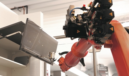 robot testujący wytrzymałość szafek kuchennych robot testujący wytrzymałość szafek kuchennych